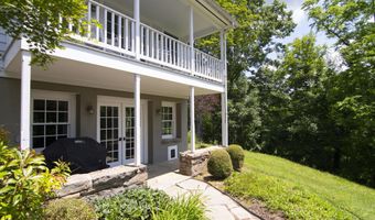 90 Taylor Ln, Alderson, WV 24910