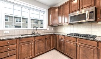 22722 BEACON CREST Ter, Brambleton, VA 20148