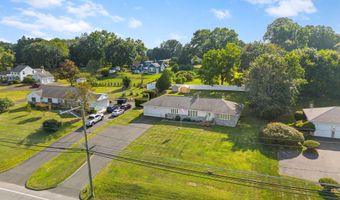 44 Clapboard Ridge Rd, Danbury, CT 06811