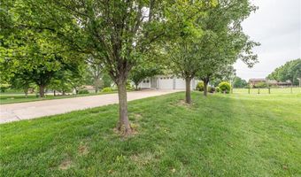 15143 Briarwood Dr, Basehor, KS 66007
