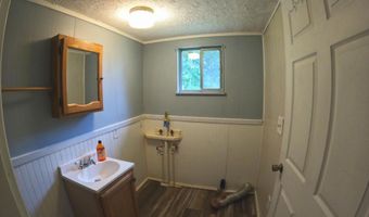 9 Sharp Rd, Athens, TN 37303