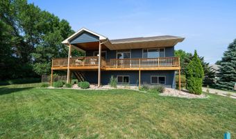 212 N Fairway Dr, Brandon, SD 57005