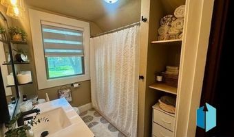 111 S 6Th St, Beresford, SD 57004