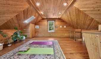 26 Buckboard Ln, Avon, CT 06001