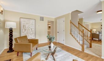 4003 KLOMAN St, Annandale, VA 22003