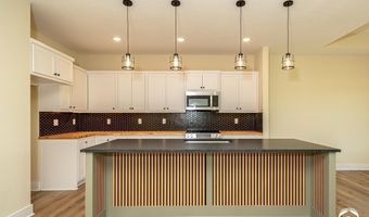 1018 Bluestem Cir, Baldwin City, KS 66006