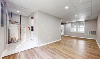 722 Pearl Pl, Atlantic City, NJ 08401