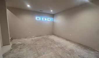 2811 Crinkle Root Dr, Fitchburg, WI 53711