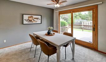 5514 Meadowood Dr, Fitchburg, WI 53711