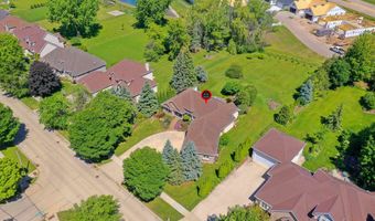 1900 E ORCHARD BLOSSOM Dr, Appleton, WI 54915
