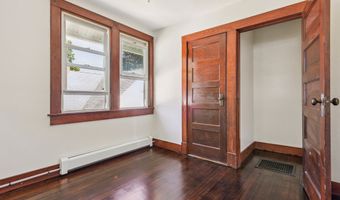 91 Grove St, Clinton, CT 06413