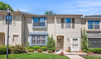 100 Dundee Ct, Aberdeen, NJ 07747