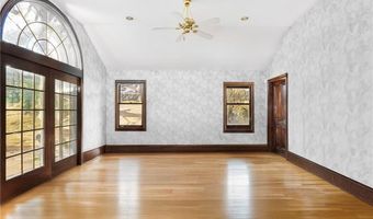 90 Putnam Pike, Johnston, RI 02919