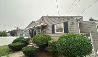 8 Ashby St, Johnston, RI 02919