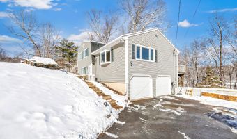 17 Stage Rd, Brookfield, CT 06804