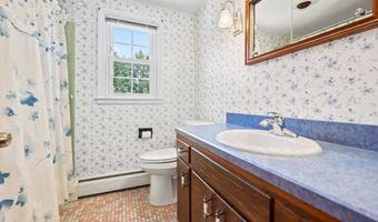 32 Loveland Ln, Bristol, CT 06010