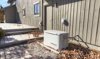 3682 Tanglewood Ct, Ann Arbor, MI 48105