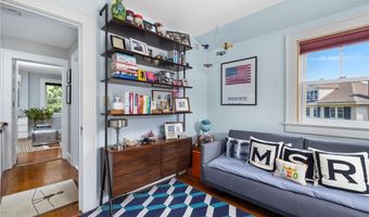 41 Hunter Ave, Newport, RI 02840