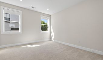 881 N MANCHESTER St, Arlington, VA 22205