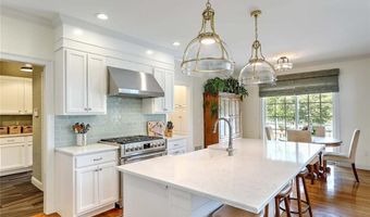 49 Walley St, Bristol, RI 02809