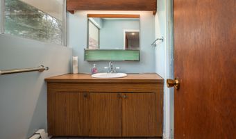 87 Pleasant Dr, Bethany, CT 06524