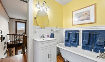 394 Washington St, Bath, ME 04530