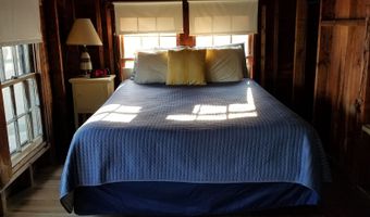 1-3 Parker Memorial Dr, Branford, CT 06405