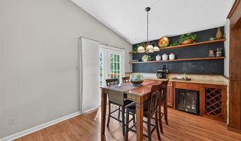 100 Holly Green Dr, Ballwin, MO 63021