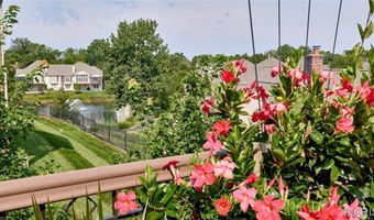 259 Meadowbrook Country Club Est, Ballwin, MO 63011