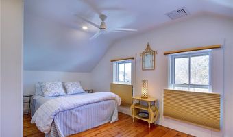 75 Mary St, Newport, RI 02840