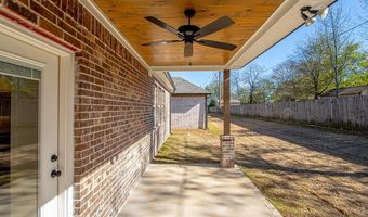 3881 Spencer Crossing Dr, Benton, AR 72019