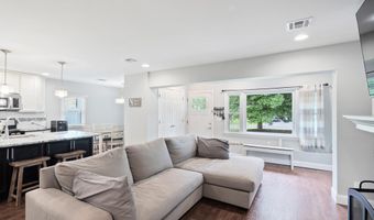 609 MAIN St, Bayville, NJ 08721
