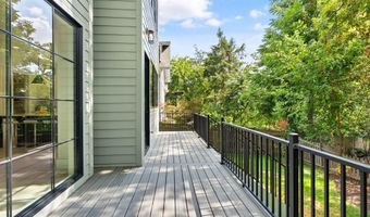 112 N HIGHLAND St, Arlington, VA 22201