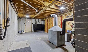 62 Fletcher Rd, Auburn, ME 04210