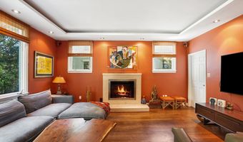 7105 WILSON Ln, Bethesda, MD 20817