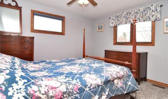 151 E Shore Rd, Narragansett, RI 02882