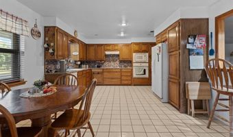 2038 Hill Top Cir, Weatherford, TX 76085