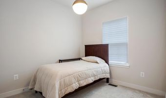 138 SUMMIT POINT Blvd, Bowie, MD 20716
