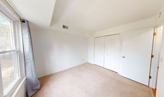 2221 S Huron Pkwy 4, Ann Arbor, MI 48104