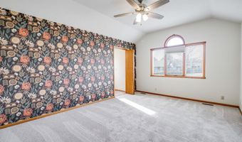 118 Chapel Dr, Andover, KS 67002