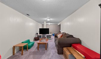 2376 Hiddengarden Ct, Ballwin, MO 63021