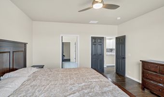 2660 Harnish Dr, Algonquin, IL 60102