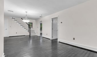 19 Center St, Barnegat, NJ 08005