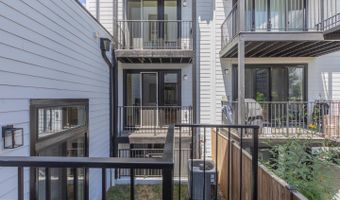 722 KENYON St NW #1, Washington, DC 20010