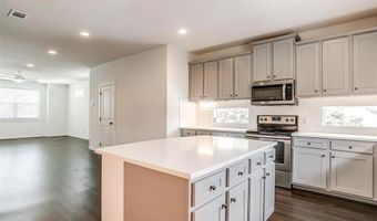3513 S Hills Ave, Fort Worth, TX 76109