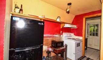 19 Castle Ln, Becket, MA 01223