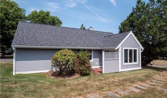 318 Corey Ln 318, Middletown, RI 02842