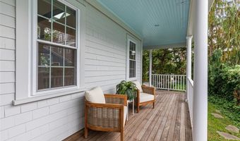 4 Garfield Ave, Bristol, RI 02809