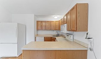 56 Pembroke Rd APT 11, Danbury, CT 06811