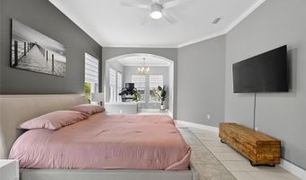 526 ISLEBAY Dr, Apollo Beach, FL 33572